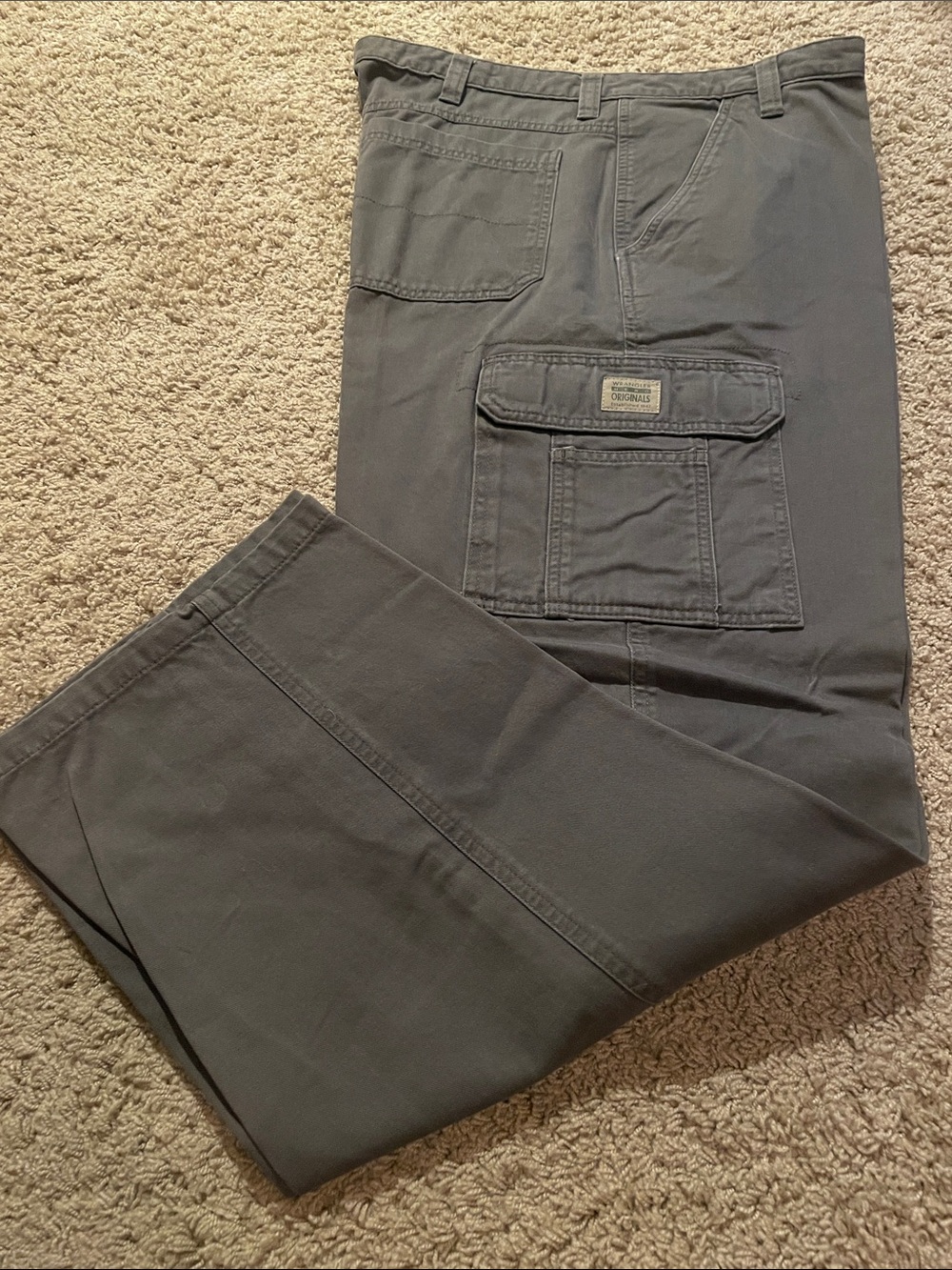Wrangler Men's Cargo Pants in Charcoal Gray